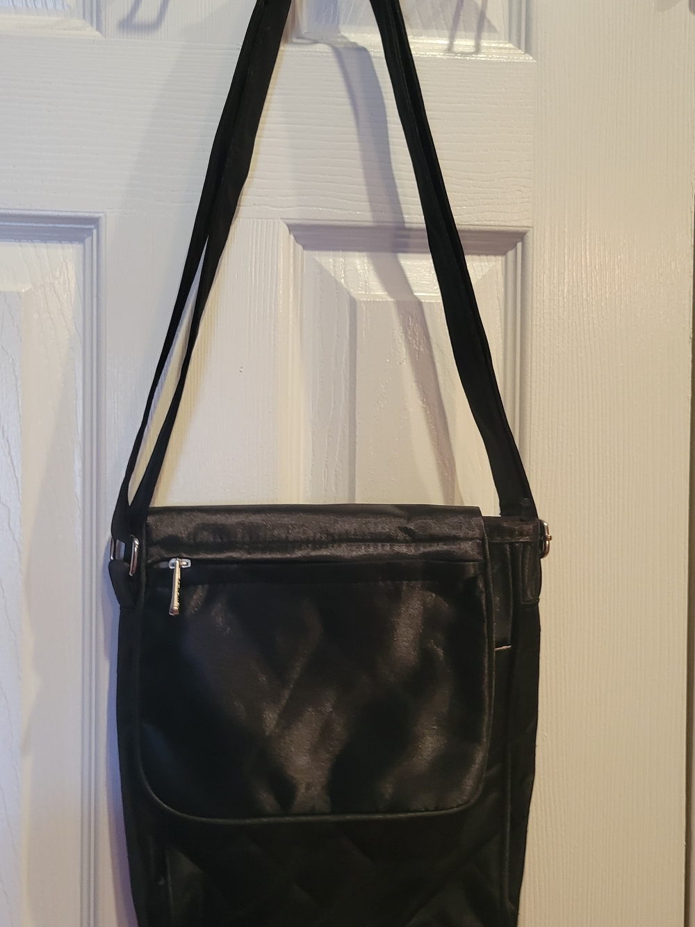 Black Crossbody Shoulder Bag - Sleek Everyday Carry